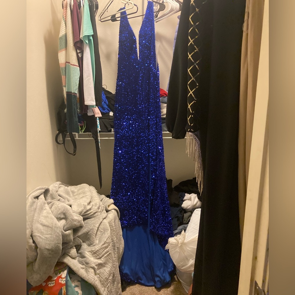 dress clean out! i’ve worn this dress once.